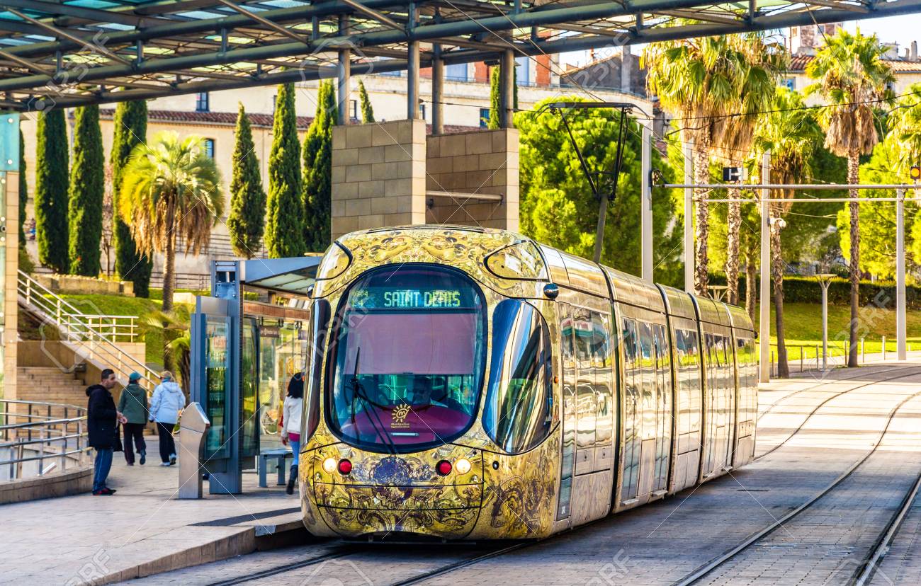 モンペリエ フランス 1 月 5 日 14 年 1 月 5 日にフランス モンペリエのアルストム Citadis 302 のトラム モンペリエ路面電車システムは 4 行 84 局 の写真素材 画像素材 Image モンペリエ フランス 1 月 5 日 14 年 1 月 5 日にフランス モンペリエのアルストム Citadis 302 のトラム モンペリエ路面電車システムは 4 行 84 局 の写真素材 画像素材 Image