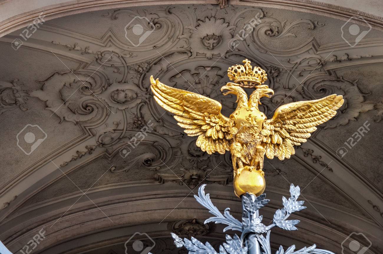 암자에 입구 문에 2 마리의 독수리. 로열티 무료 사진, 그림, 이미지 그리고 스톡포토그래피. Image 31577883