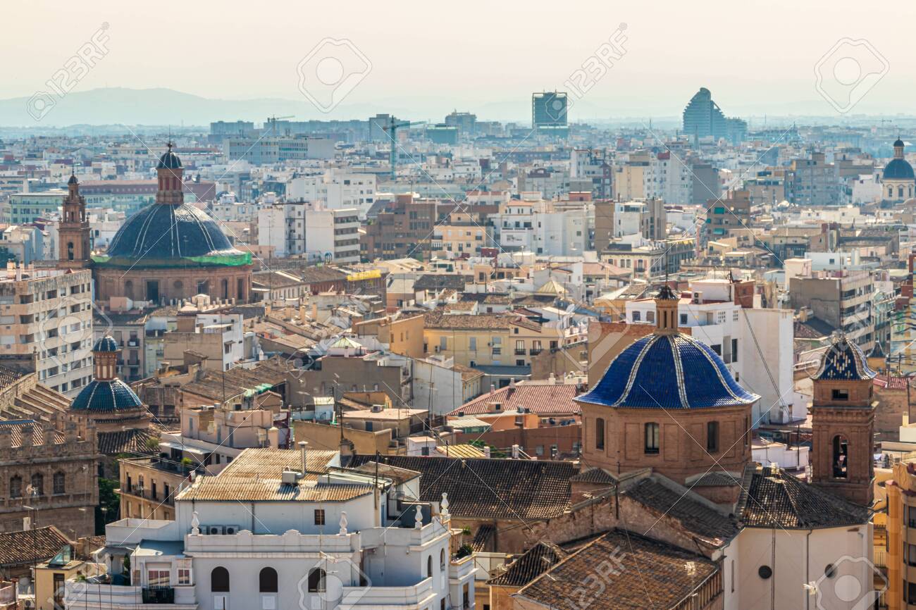 En compañía de los santos (Spanish Edition)