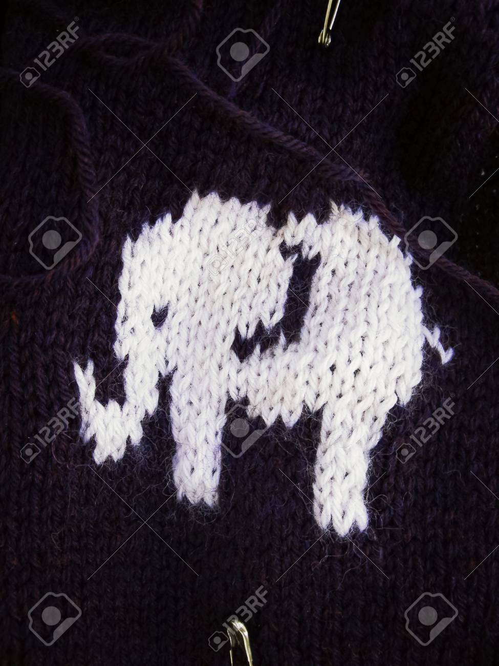 Ornement En Tricot Pull Bebe Cardigan Pour Enfant Banque D Images Et Photos Libres De Droits Image