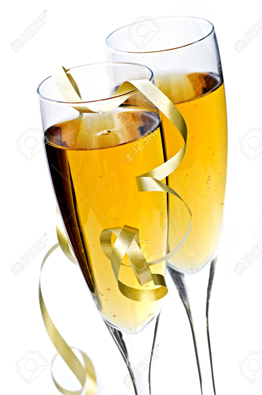 Zwei Vollstandige Champagner Floten Mit Sekt Und Farbband Isoliert Lizenzfreie Fotos Bilder Und Stock Fotografie Image