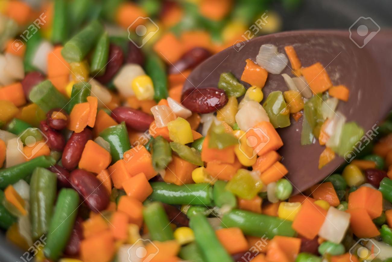 おいしい炒めさいの目に切った野菜 スタジオ撮影 の写真素材 画像素材 Image おいしい炒めさいの目に切った野菜 スタジオ撮影 の写真素材 画像素材 Image