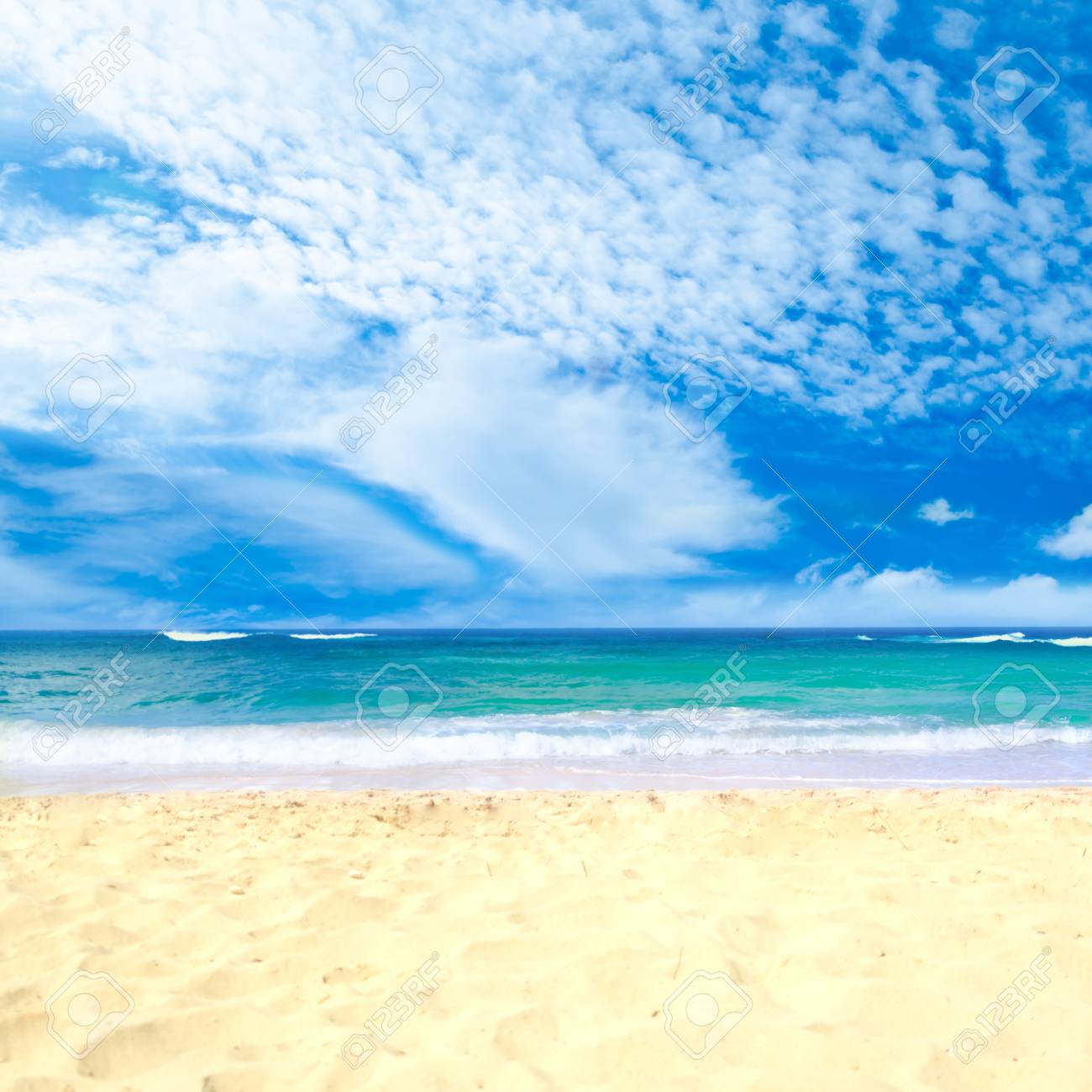 海 ハワイ カウアイ島の横にあるサンディ ビーチの背景 の写真素材 画像素材 Image