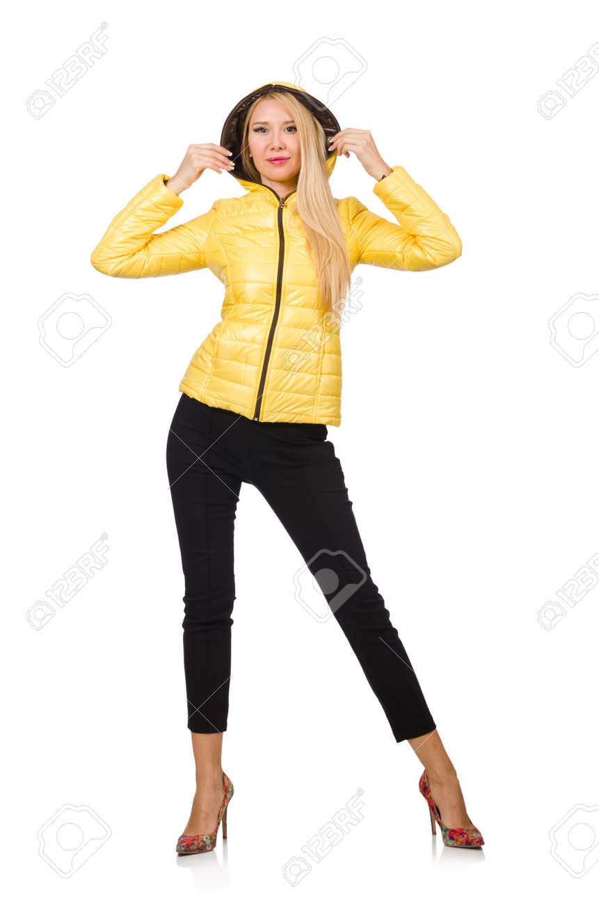 rebeca amarilla mujer