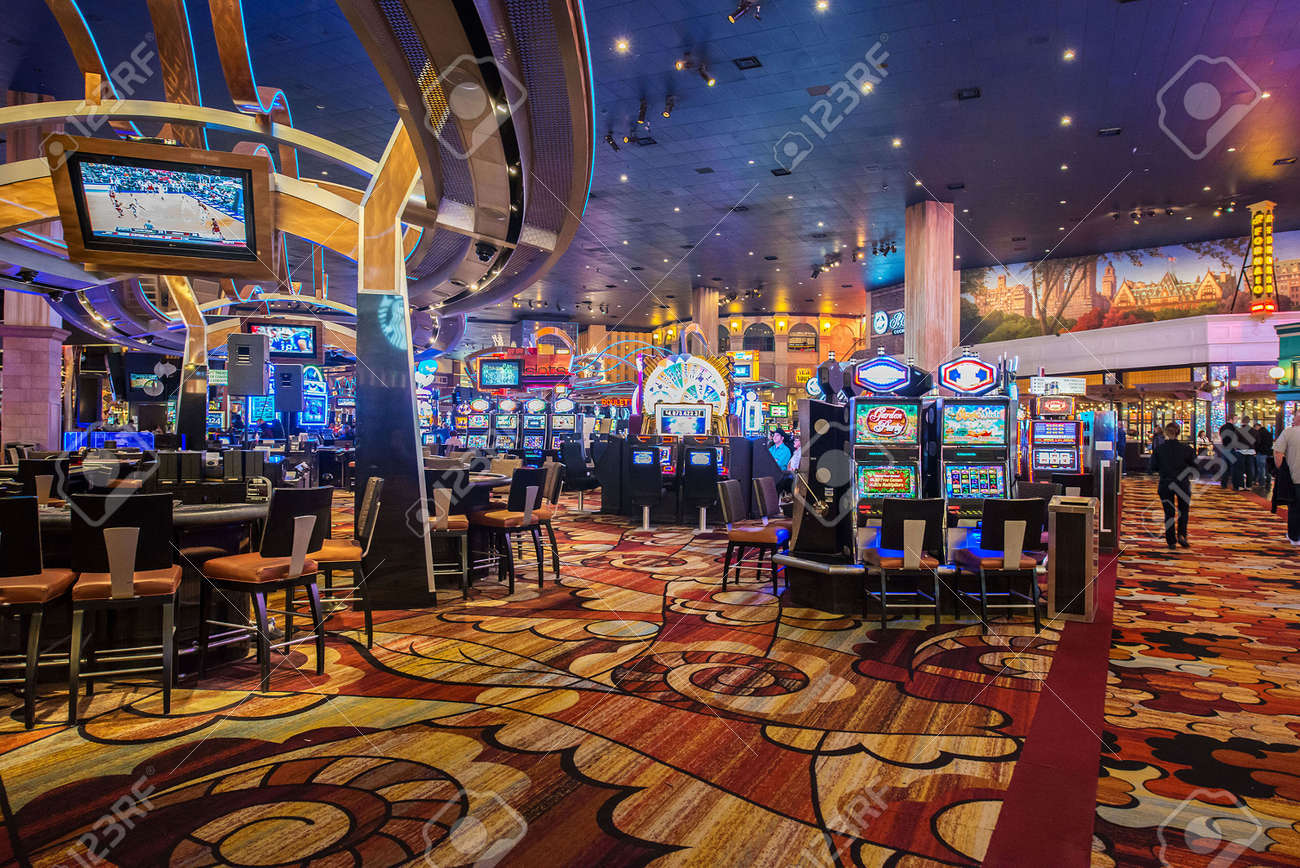 라스 베이거스 - 년 12 월 (12) : 2013 년 미국 라스 베이거스 년 12 월 12 일에 유명한 라스 베이거스 카지노. 라스  베이거스 자본 도박된다. 로열티 무료 사진, 그림, 이미지 그리고