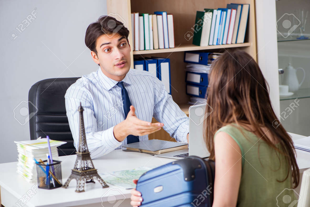 Kunde Der Reiseburo Und Unterhaltung Zu Hause Arbeitet