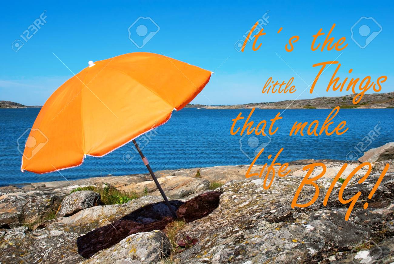Bohuslan Archipel De Goteborg Suedoise Cote Ouest Et Plage Avec Orange Parasol Et Anglais Vie Citation Ses Les Petites Choses Qui Font La Vie Big Avec Ocean Et Open Sea Meteo Avec