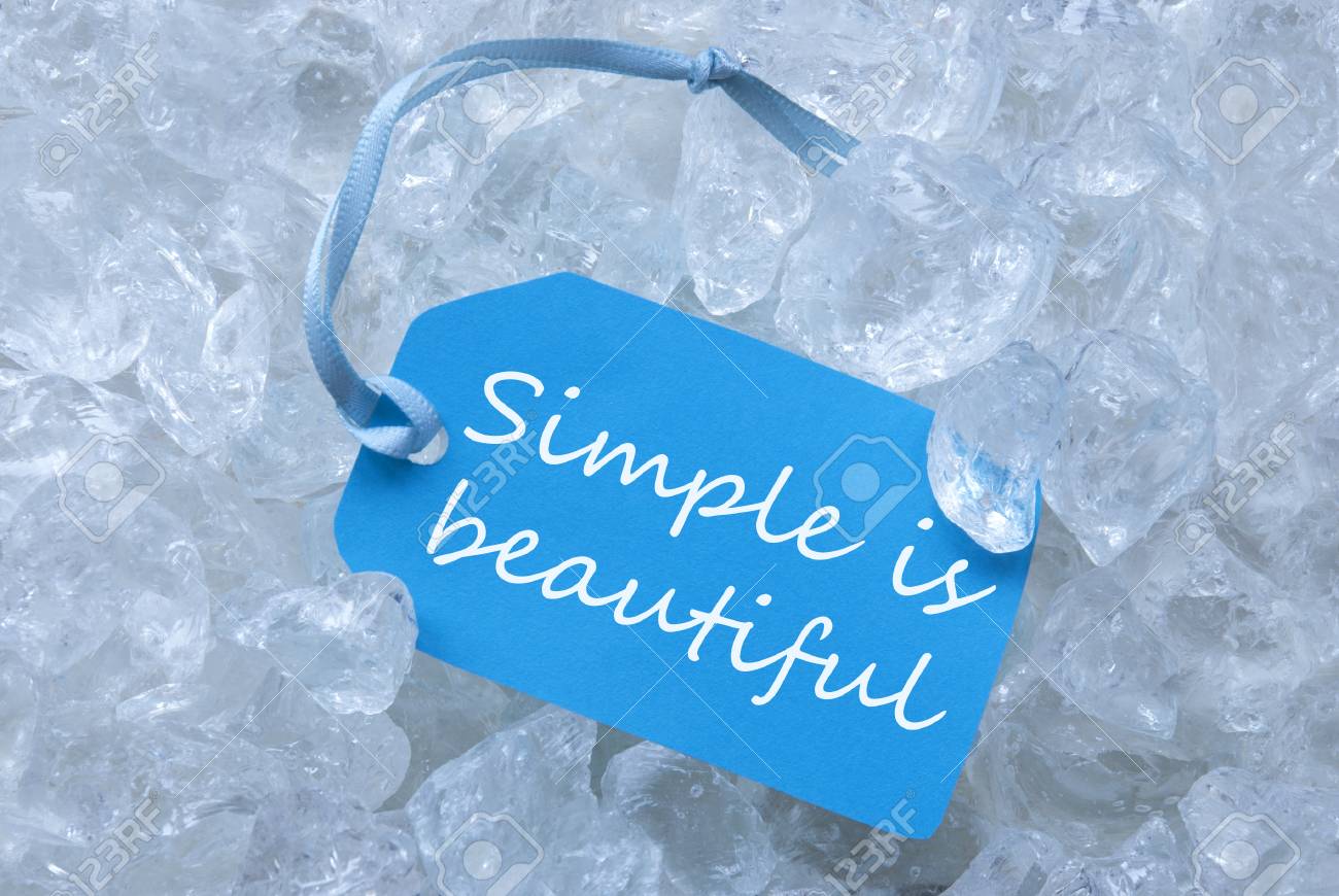 Light Blue Etiquette Avec Ruban Bleu Sur Fond Blanc Transparent Ice Cubes Curshed Comme Arriere Plan Anglais Simple Citation Est Belle Pour Cool Greetings Close Up Ou Macro View Banque D Images Et Photos Libres