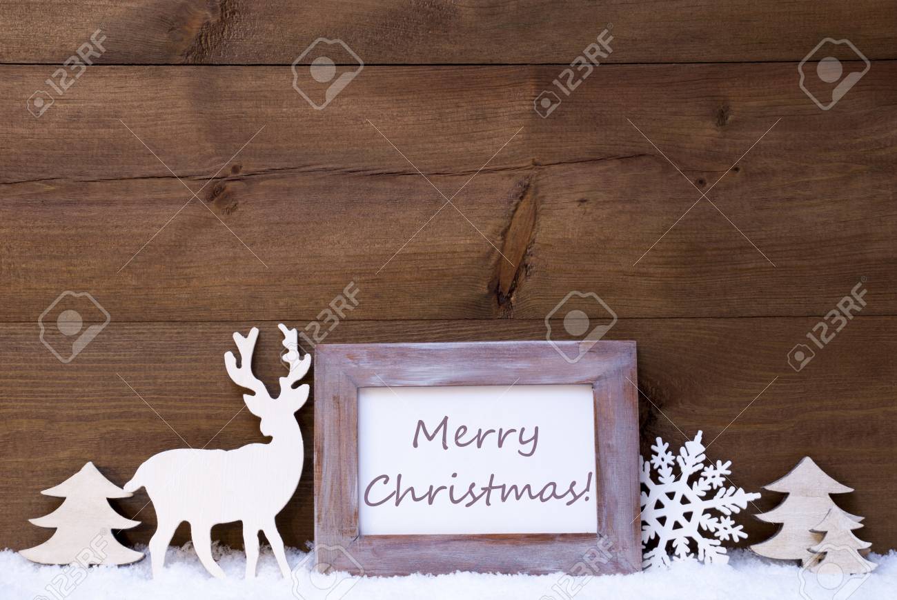 Weihnachtskarte Mit Shabby Chic Bilderrahmen Auf Weissem Schnee Englisch Text Frohen Weihnachten Weihnachtsdekoration Wie Schneeflocke Baum Und Rentier Vintage Holz Hintergrund Lizenzfreie Fotos Bilder Und Stock Fotografie Image 46447279