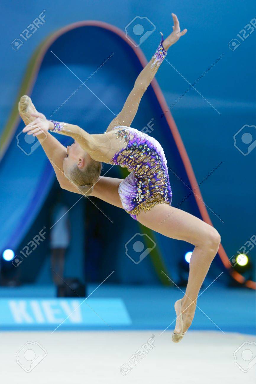 ritmik cimnastik yana ile ilgili görsel sonucu