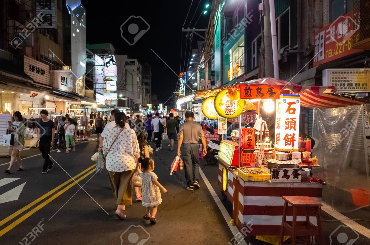 Carrefour night market, Chiayi city - Picture of Carrefour Tourism