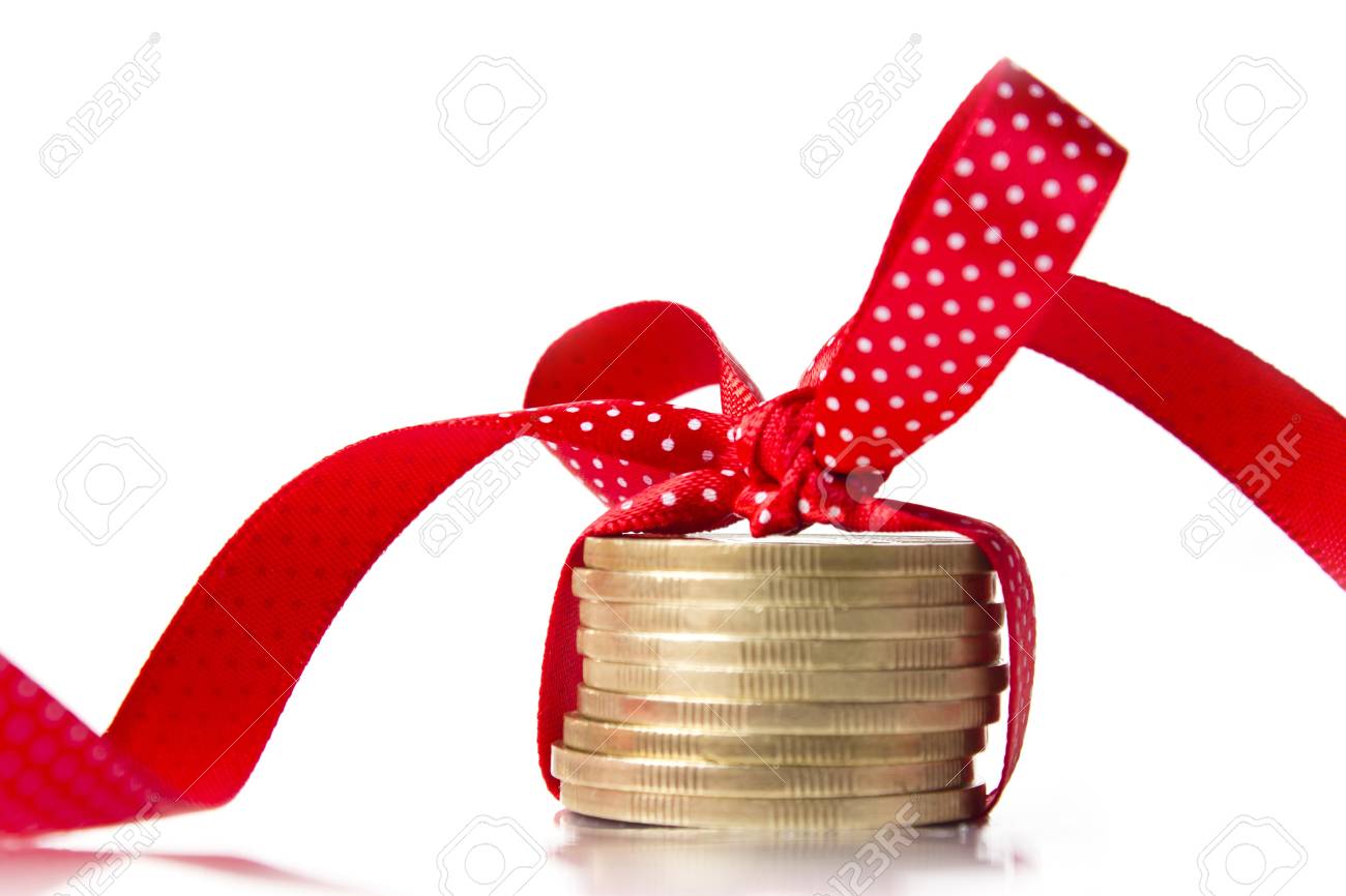 リボン、お金と感情のコントラストのコインの写真素材・画像素材 Image 12116235