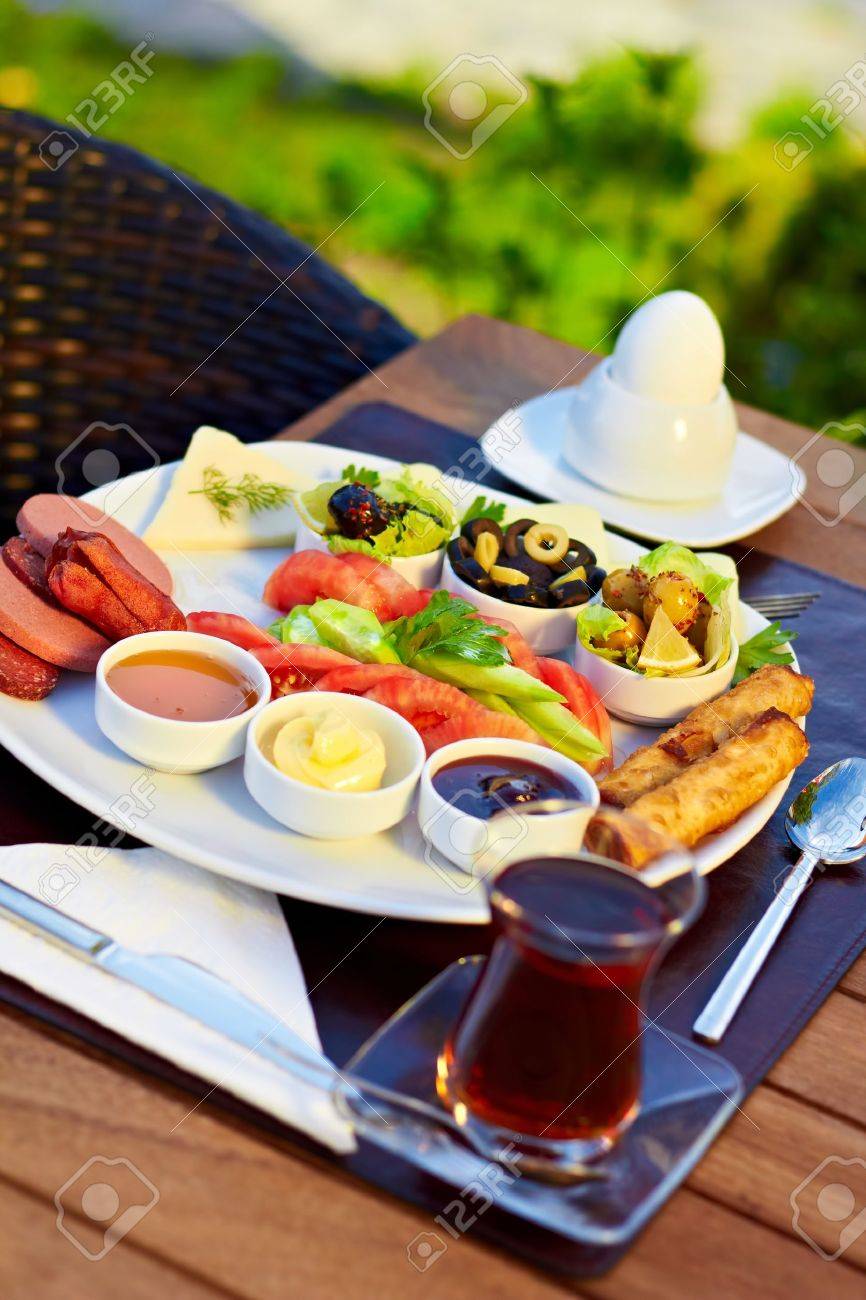 朝は健康的なトルコ風朝食 の写真素材 画像素材 Image