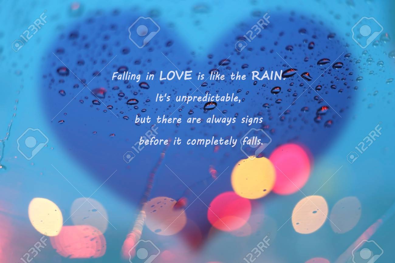 Citation Inspiree Typographique Tomber En Amour Est Comme La Pluie Goutte De Pluie Et De C Ur Avec Bokeh La Lumiere La Saison Des Pluies Fond Banque D Images Et Photos Libres