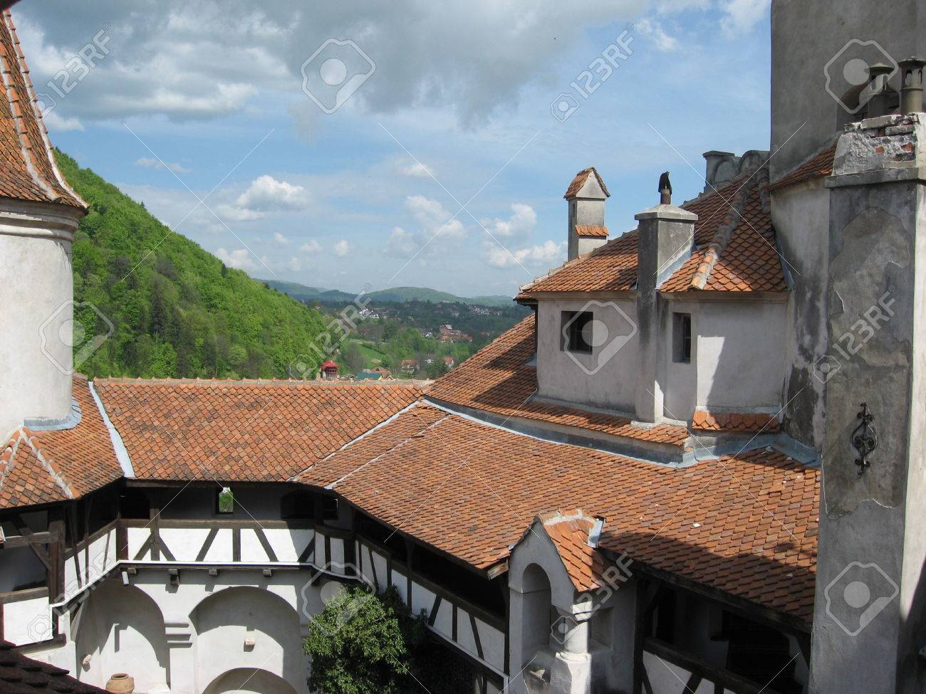 ブラン城 ドラキュラの城 ブラムストーカー ドラキュラ伯爵は ヴラド ツェペシュの側面に基づいて彼の文字の部分を作ったがドラキュラの城の彼のモデルとしてブラン城を使用 の写真素材 画像素材 Image