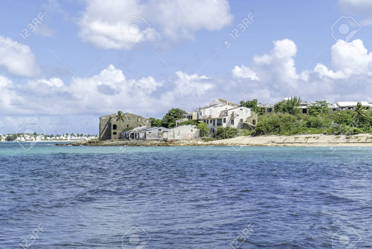 Scenic view of la belle creole on the Caribbean island of st.maarten/st.martin - 152079553 Scenic view of la belle creole on the Caribbean island of st.maarten/st.martin - 152079553