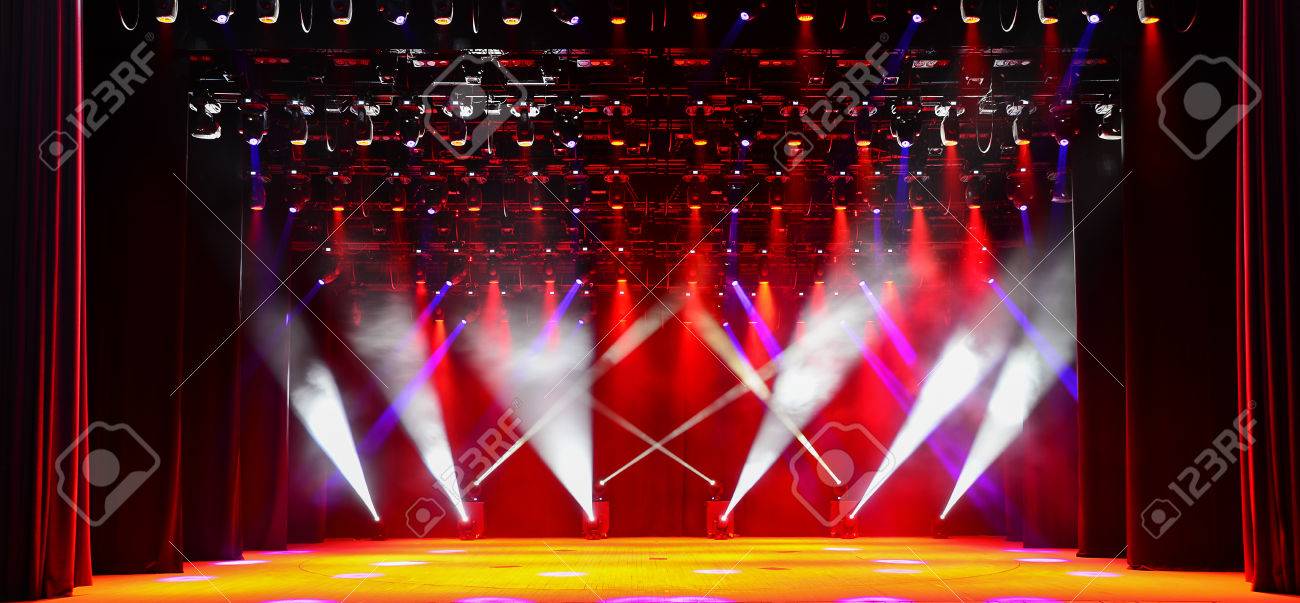 Illumination Scene Vide De Concert Avec La Lumiere Rouge Et Le Brouillard De Scene Banque D Images Et Photos Libres De Droits Image Illumination Scene Vide De Concert Avec La Lumiere Rouge Et Le Brouillard De Scene Banque D Images Et Photos Libres De Droits Image