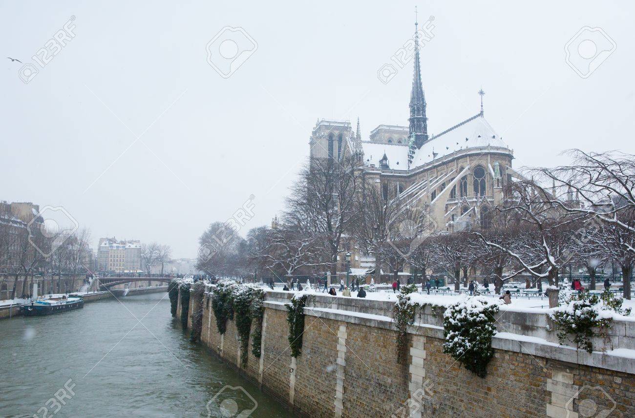 notre dame snow hat