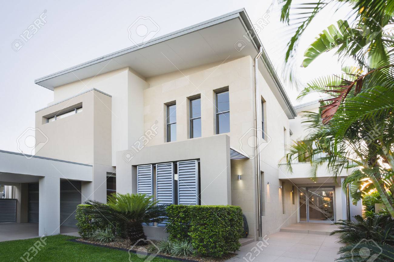 Contemporary House Exterior On The Gold Coast, Queensland, Australia ... Contemporary House Exterior On The Gold Coast, Queensland, Australia ...