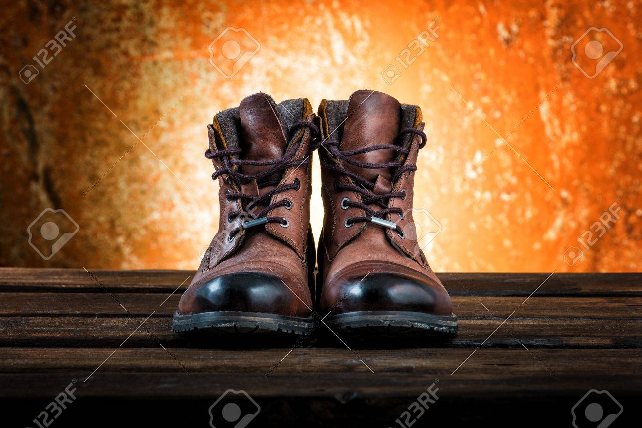 chaussure couleur rouille