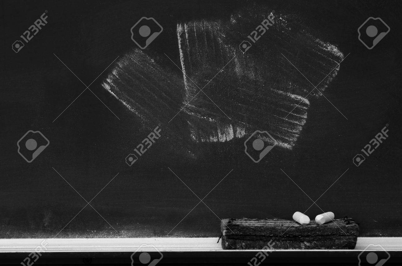 黒板消しとチョーク ライティング教育のための学校で の写真素材 画像素材 Image