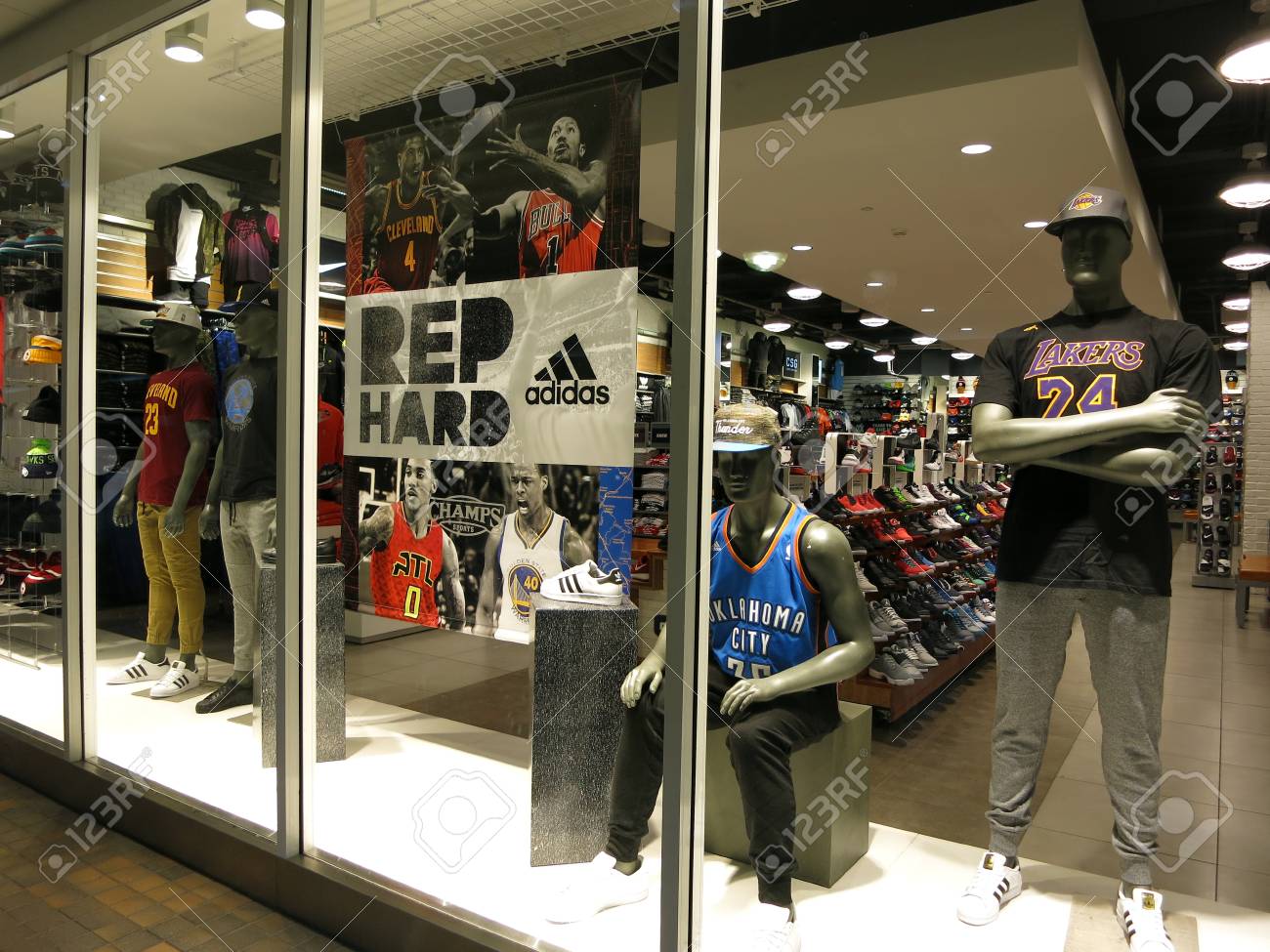 foot locker ala moana