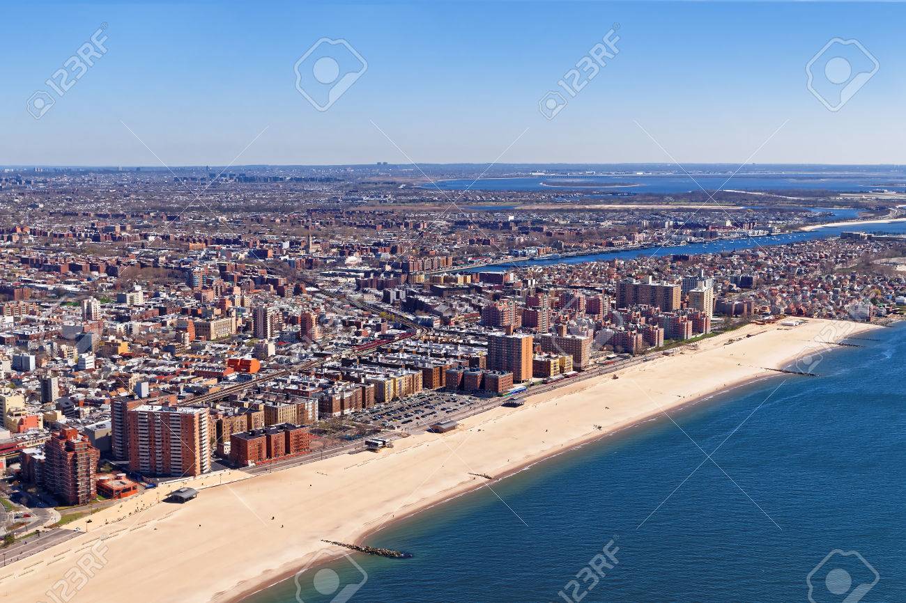 Aerial view of Long Island in New York, USA. It is the westernmost residential and commercial neighborhood of the New York City borough of Queens. - 47240569 Aerial view of Long Island in New York, USA. It is the westernmost residential and commercial neighborhood of the New York City borough of Queens. - 47240569