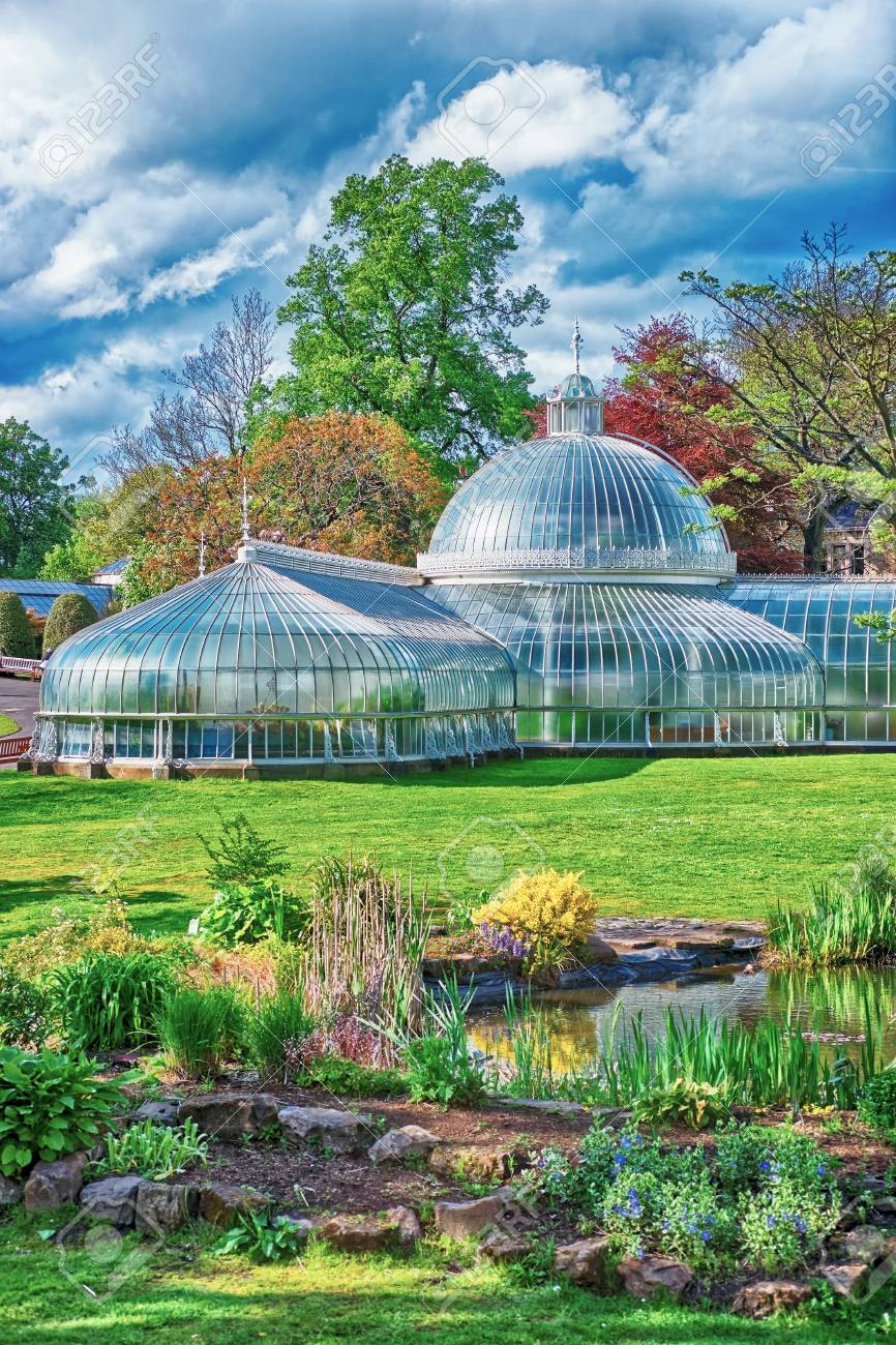 市内中心部のグラスゴー イギリス 11 年 5 月 8 日 グラスゴー植物園です グラスゴーは イギリスでスコットランドの低地の都市です の写真素材 画像素材 Image 市内中心部のグラスゴー イギリス 11 年 5 月 8 日 グラスゴー植物園です グラスゴーは イギリスでスコットランドの低地の都市です の写真素材 画像素材 Image