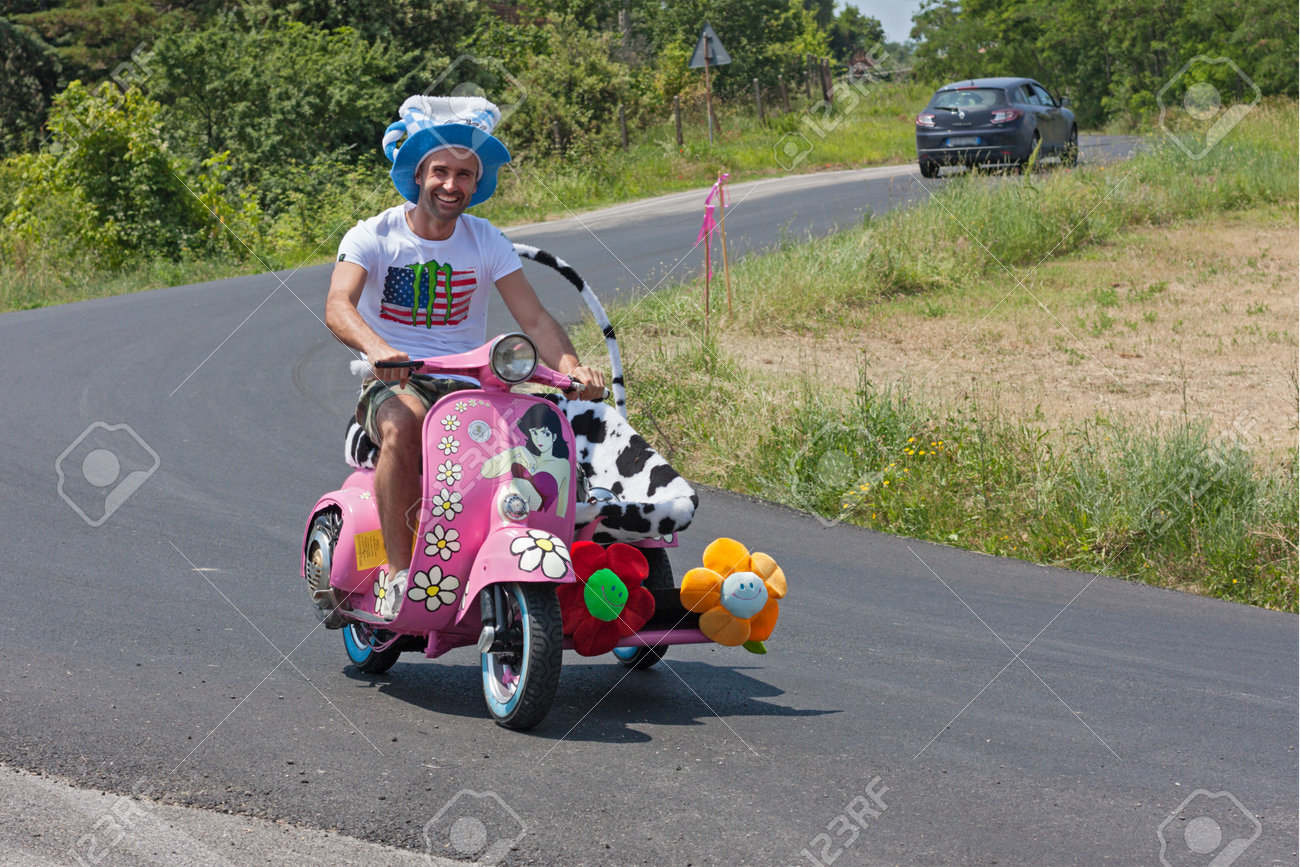 A Funny Vespa Sidecar Inspired To Alice In Wonderland At Rally Of Vintage Italian Scooter 8 A Funny Vespa Sidecar Inspired To Alice In Wonderland At Rally Of Vintage Italian Scooter 8