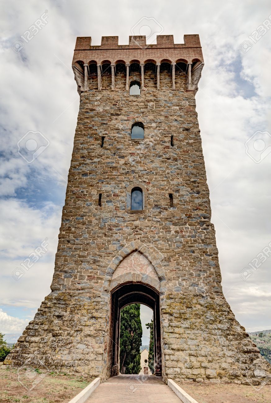 La maga y el gran hermano... ¿ casualidad o coincidencia? (privado tiempo pasado) 22819301-ancient-tower-of-Torgiano-Umbria-Italy-antique-mighty-tower-with-gate-of-the-medieval-town-Stock-Photo