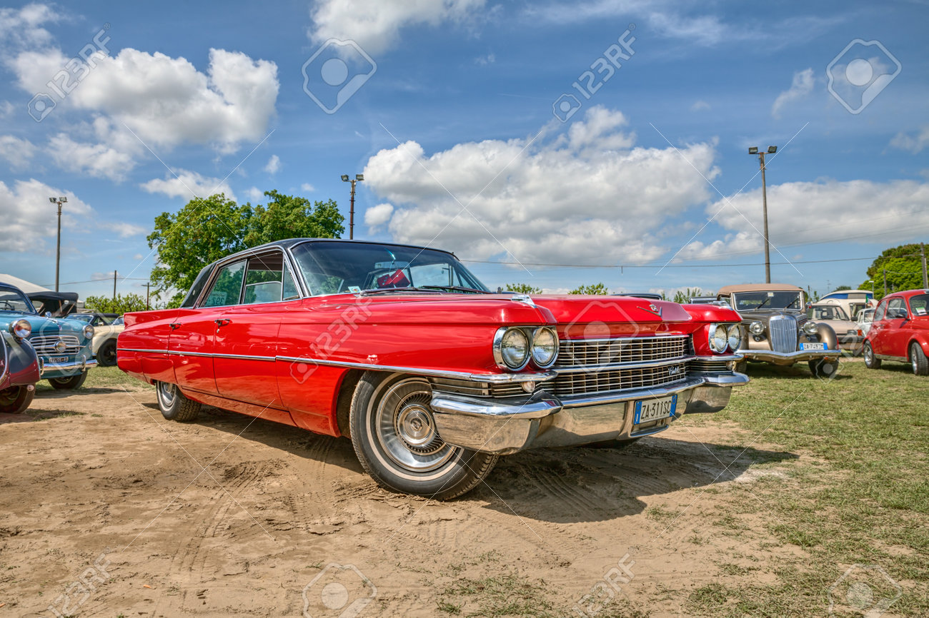 vintage american car Cadillac Series 6200 of the sixties in classic car s rally "Raduno auto e moto d'epoca" on May 2, 2015 in Pieve Cesato, Faenza, RA, Italy - 42129623 vintage american car Cadillac Series 6200 of the sixties in classic car s rally "Raduno auto e moto d'epoca" on May 2, 2015 in Pieve Cesato, Faenza, RA, Italy - 42129623