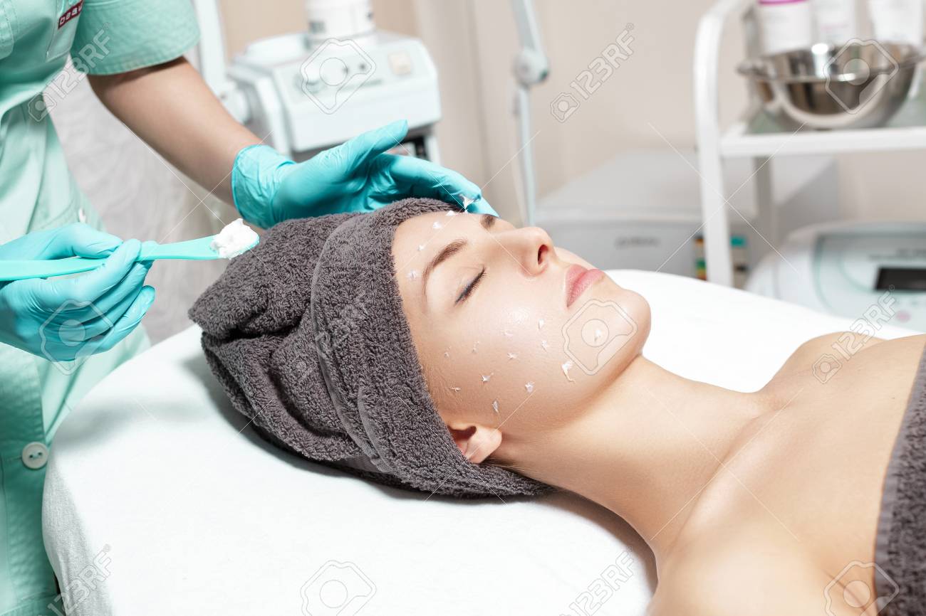 Skin care at the beautician. What procedure do you like most? 50 Skin care at the beautician. What procedure do you like most? 84