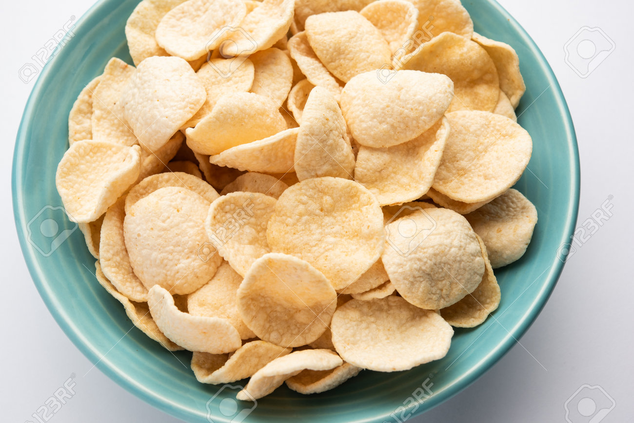 튀긴 키치야 파파드 또는 쌀 파파드, 전통 인도 스낵 로열티 무료 사진, 그림, 이미지 그리고 스톡포토그래피. Image  161420475