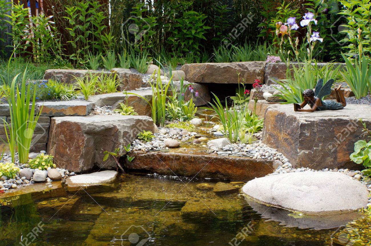 Gartenteich Mit Bachlauf Landesgartenausstellung Zulpich Nordrhein Westfalen Deutschland Lizenzfreie Fotos Bilder Und Stock Fotografie Image 28870804