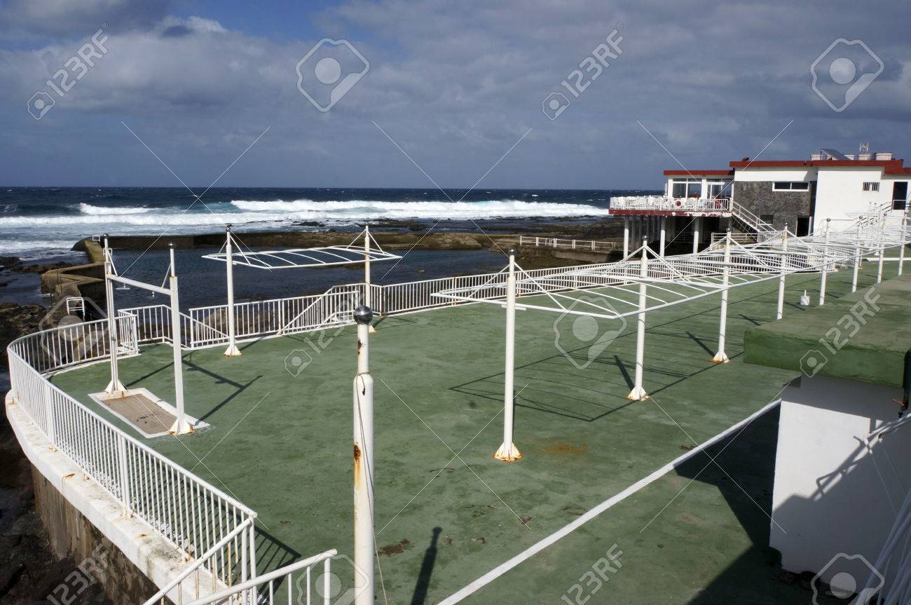 Agua De Mar Piscina En Punta Del Hidalgo San Cristobal De La Laguna Tenerife Islas Canarias Espana