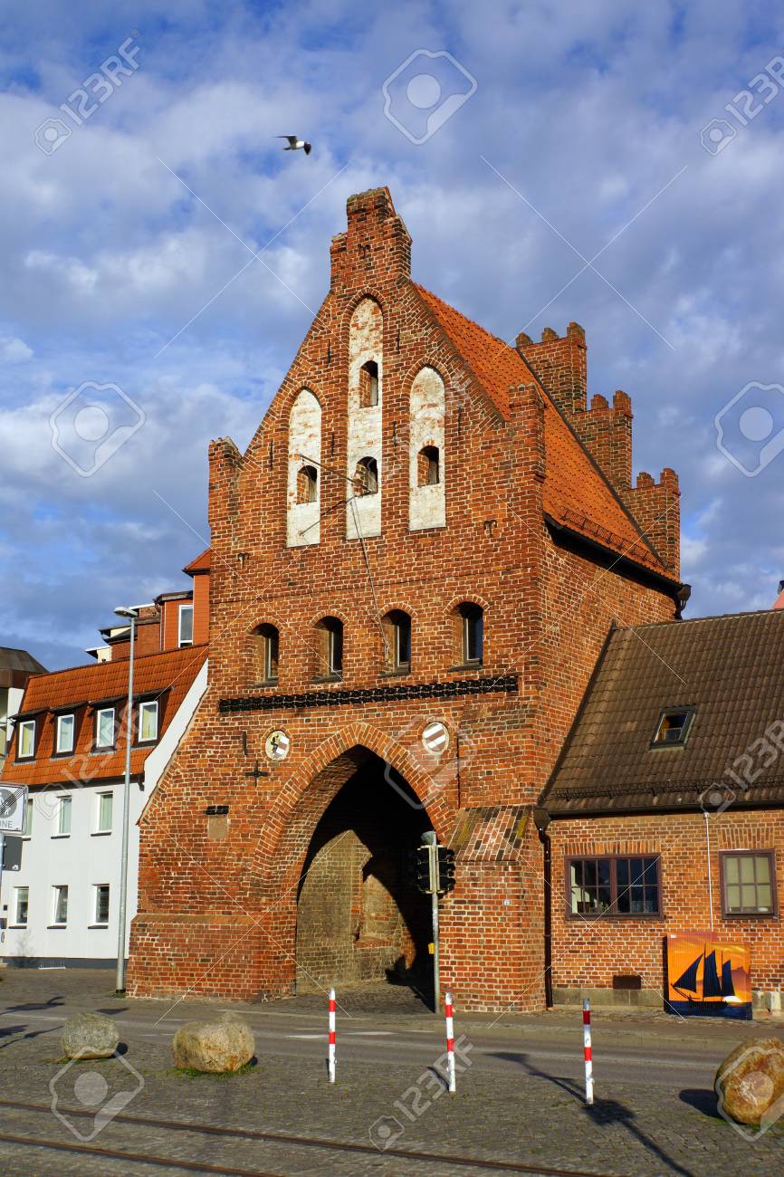 Water Gate Gate In The Old Town Wismar Mecklenburg Vorpommern Germany Stock Photo Picture And Royalty Free Image Image 39325089