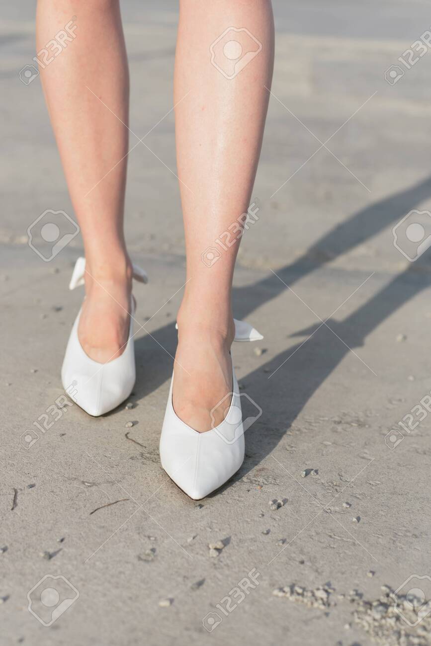 close shoes for girls