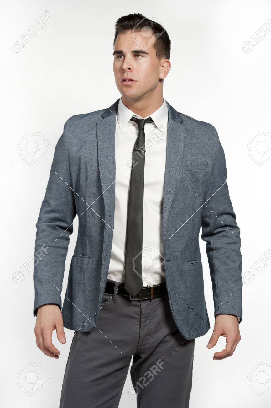 costume gris chemise