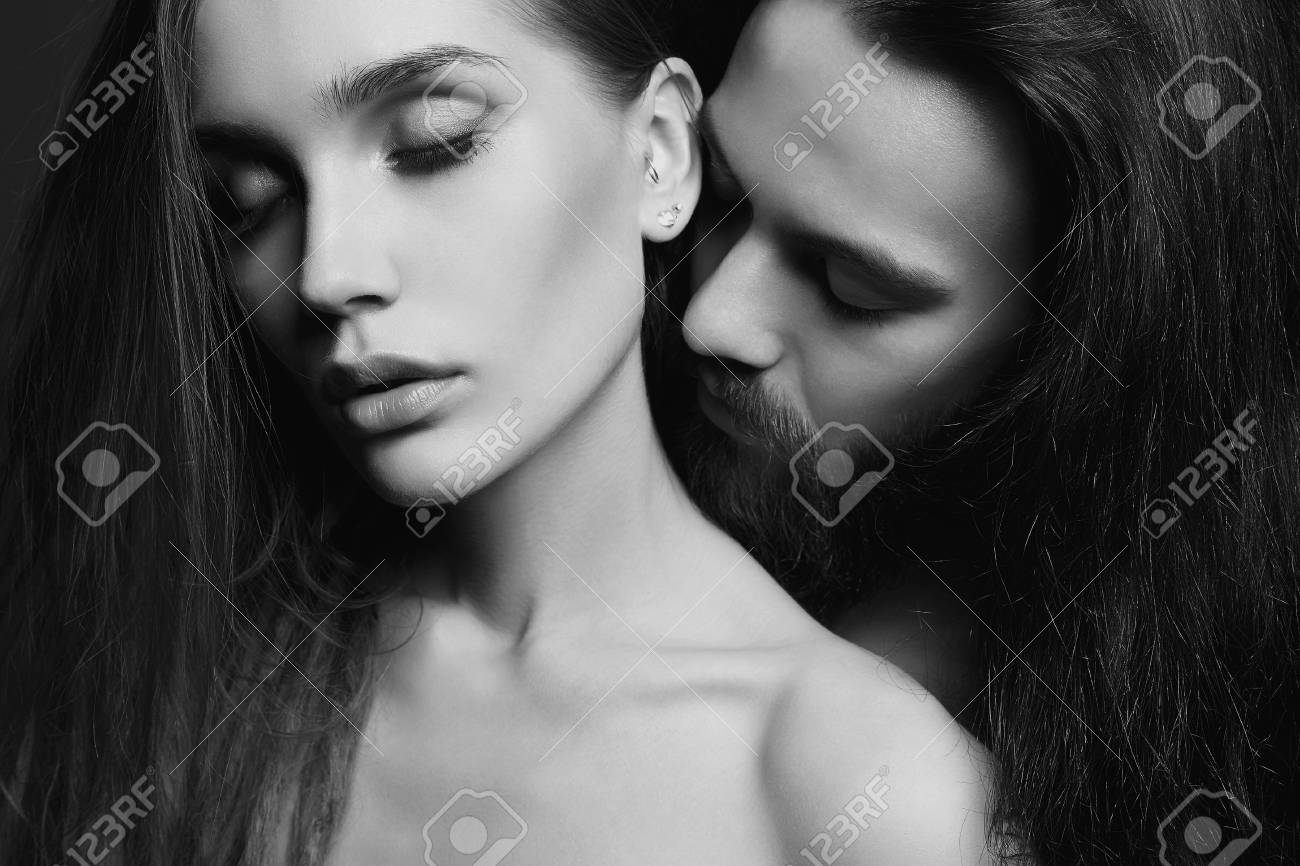 Sexy Women Kissing Sexy Women Kissing