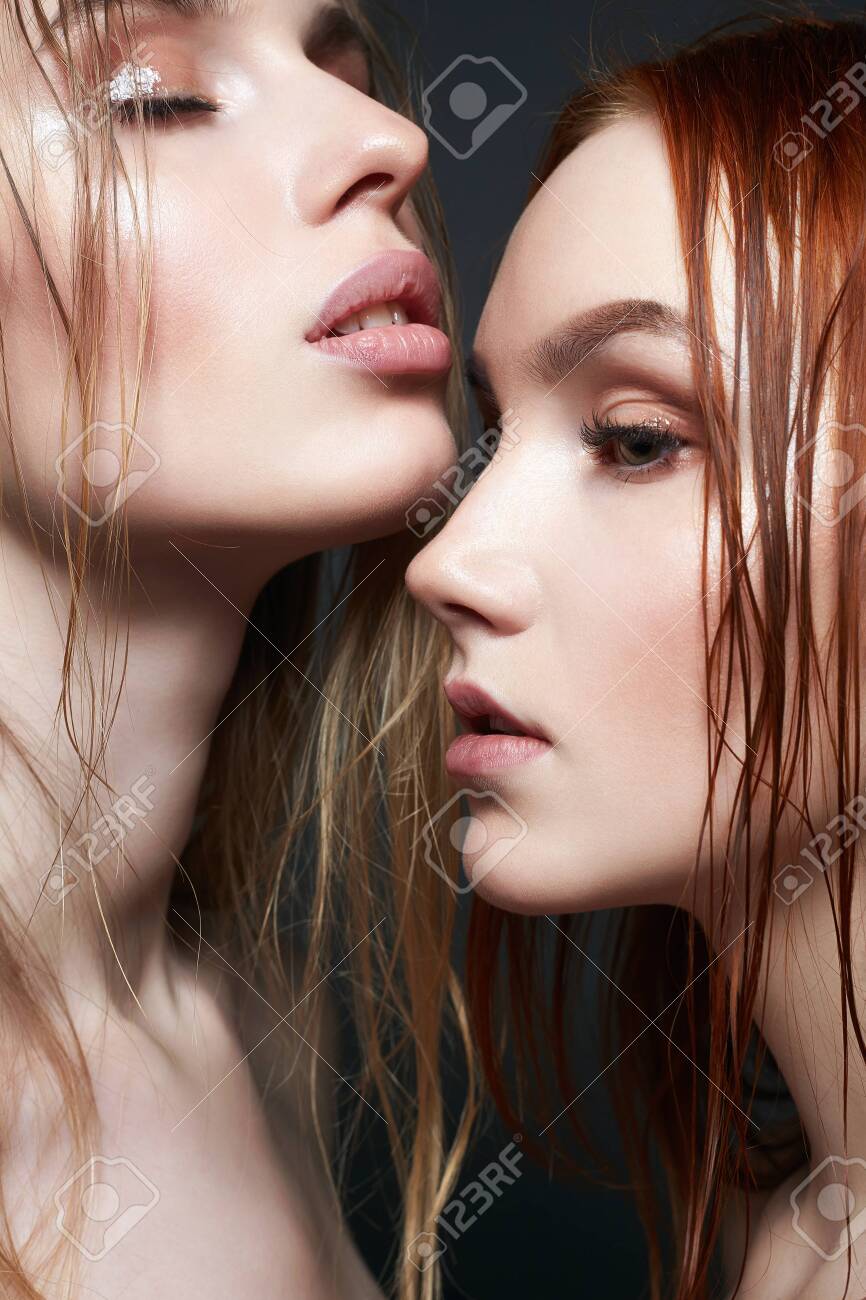 Beautiful Ladys Kiss and Sex
