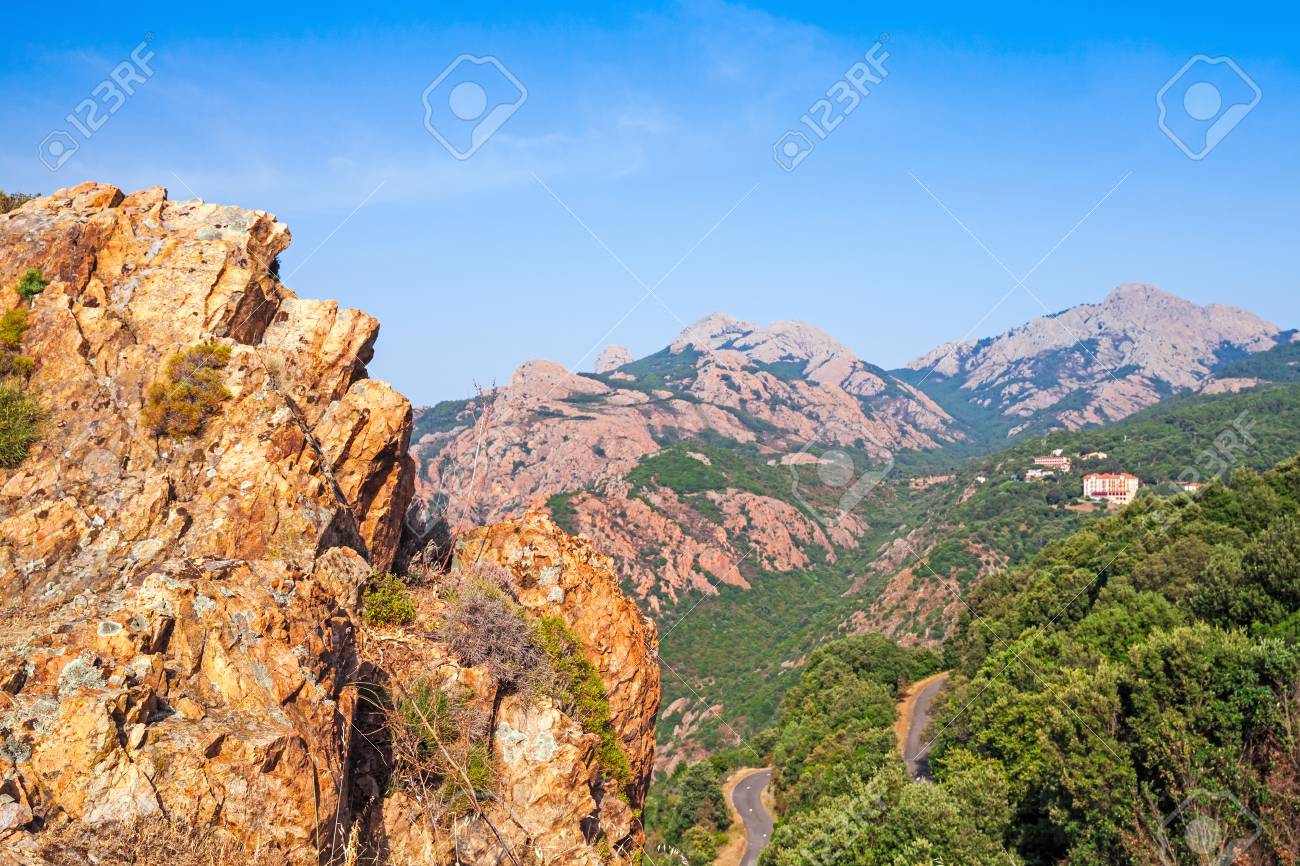 Paysage Naturel Avec Des Montagnes Et Le Ciel Région Du Sud De Lîle De Corse France