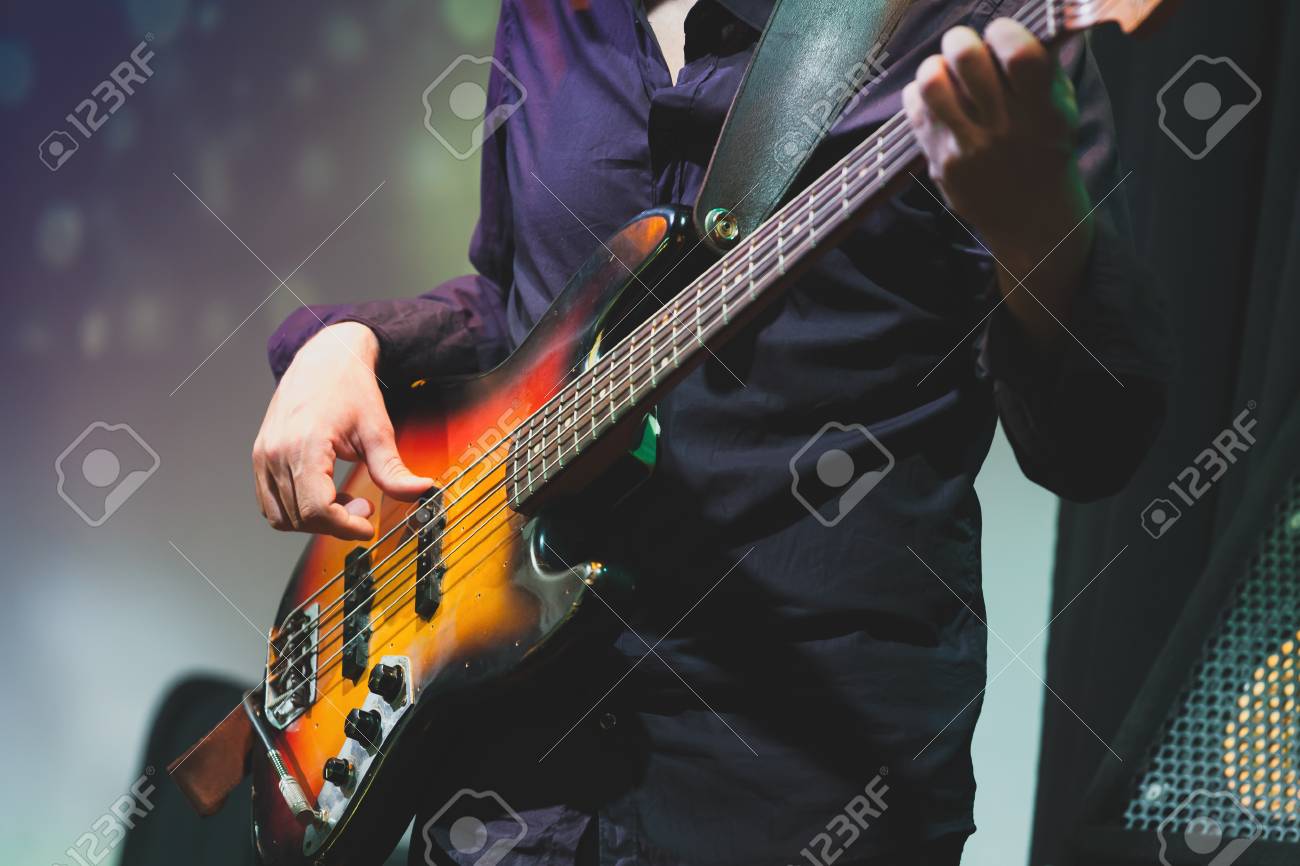 bass guitar speakers