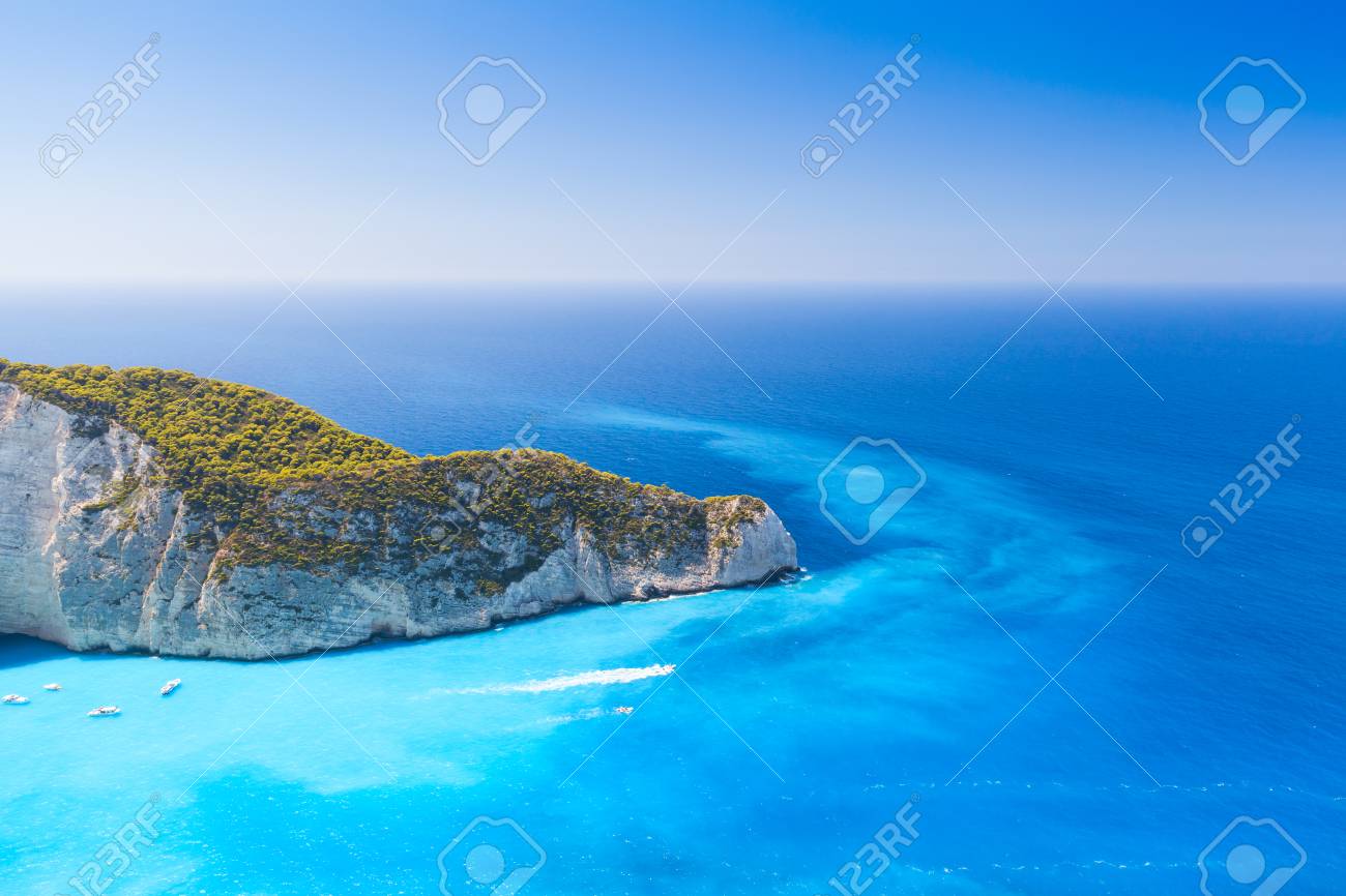ナヴァイオ ベイ ギリシャの最も有名なランドマークのイオニア海でザキントスを島します の写真素材 画像素材 Image