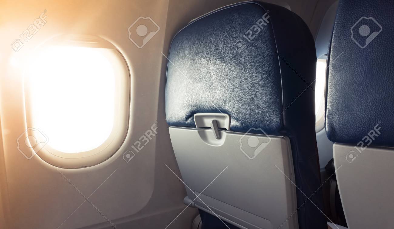 PasajerosSillas Y Fragmento Mesa Principal Interior Cabina Buey Solar Natural Ojo De Brillante Del Luz Avión Con Plegable La ARS345Lcjq