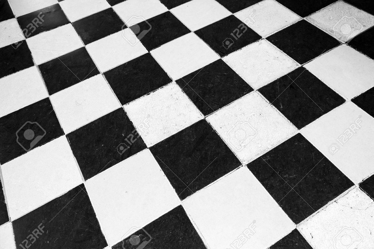 黒と白の市松模様でビンテージの石造りの床タイル の写真素材 画像素材 Image