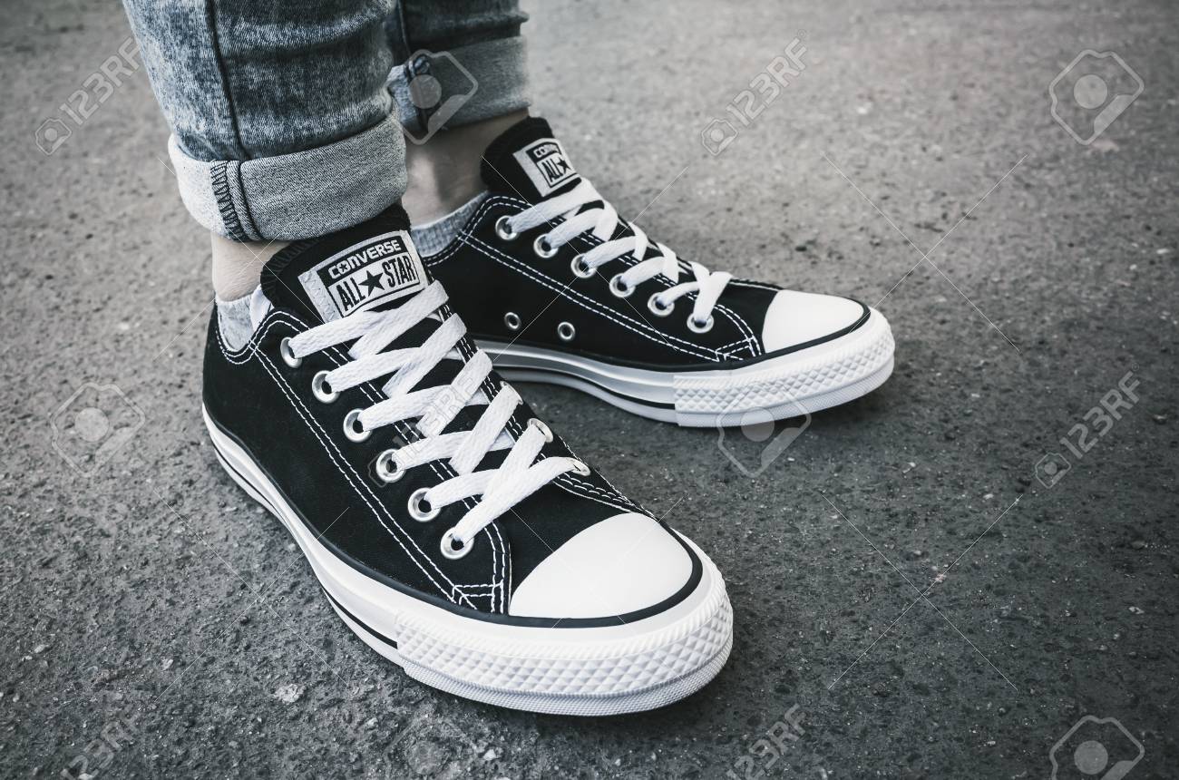 black converse 2017