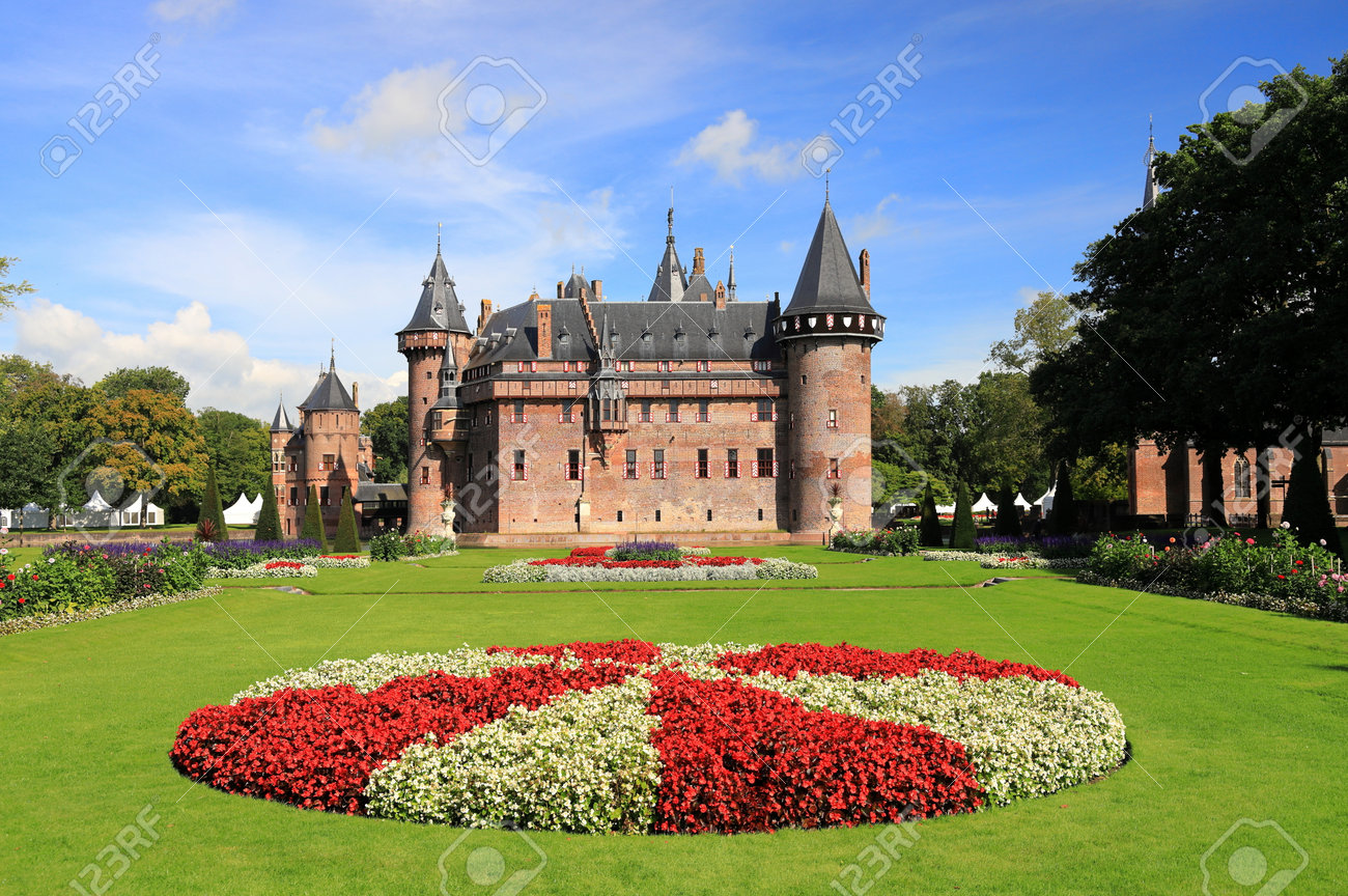Utrecht, The Netherlands - September 7, 2020: Visiting de Haar Castle and the beautiful park on a sunny morning in September. De Haar is one of the most well-known medieval castles in the Netherlands. - 156912811 Utrecht, The Netherlands - September 7, 2020: Visiting de Haar Castle and the beautiful park on a sunny morning in September. De Haar is one of the most well-known medieval castles in the Netherlands. - 156912811