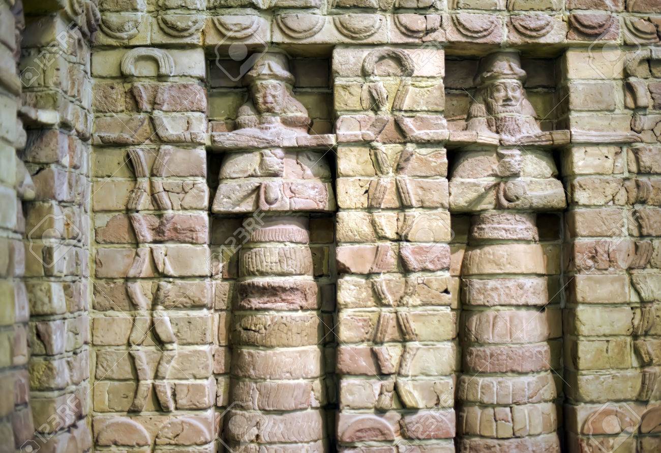 mesopotamian art war intended to serve as a way to glorify powerful