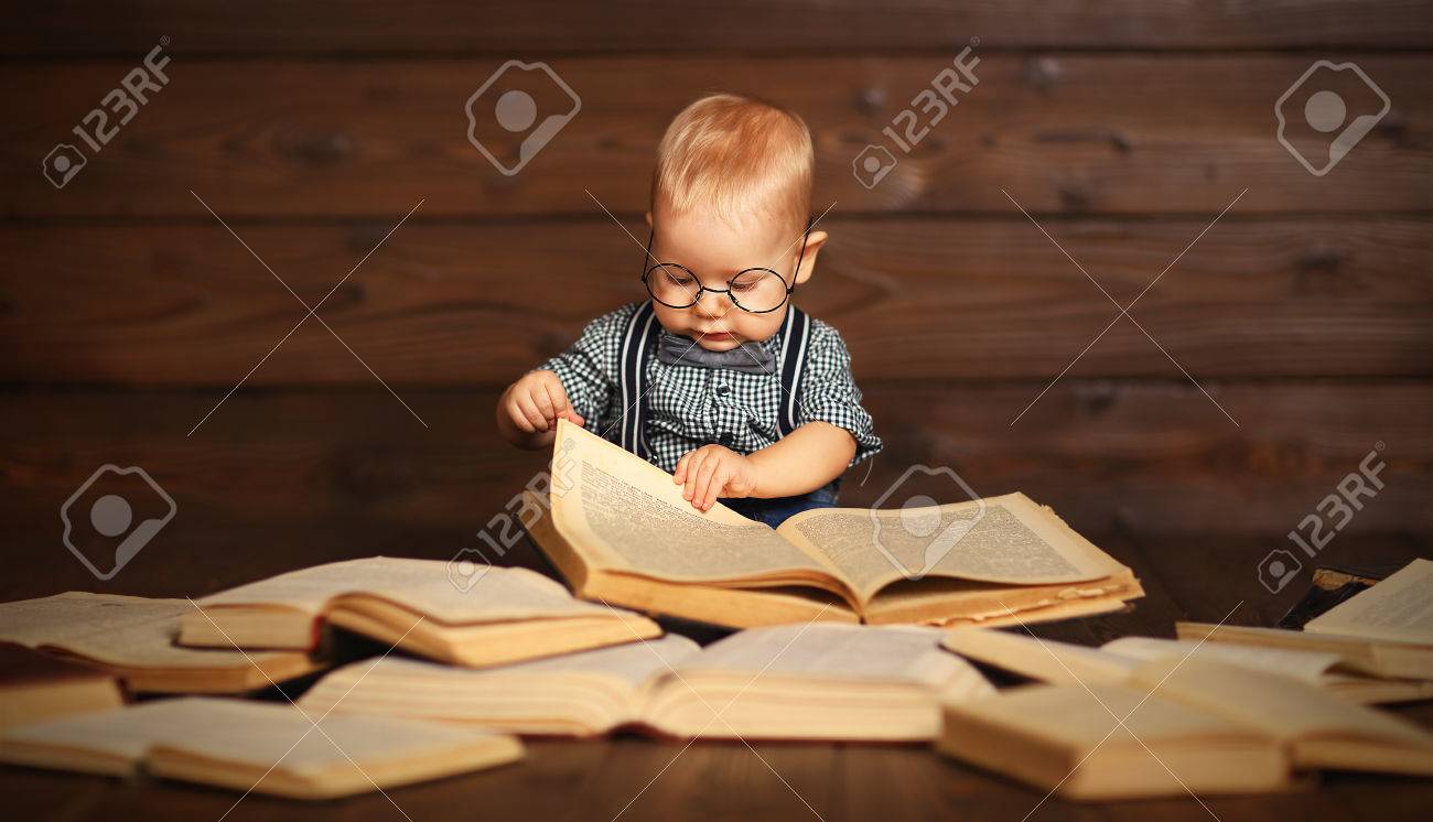 baby with books
