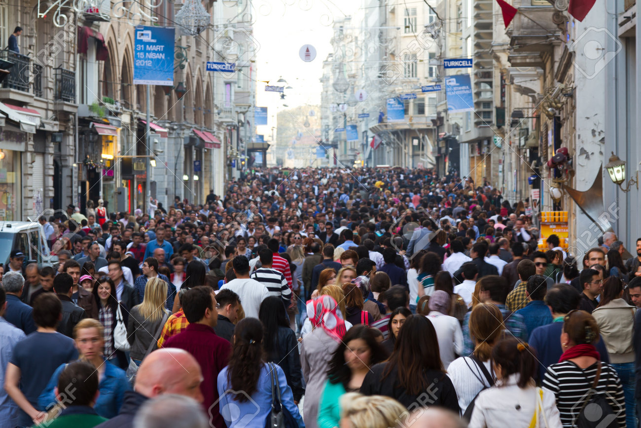 トルコ イスタンブールのタクシム イスティクラル通り の写真素材 画像素材 Image